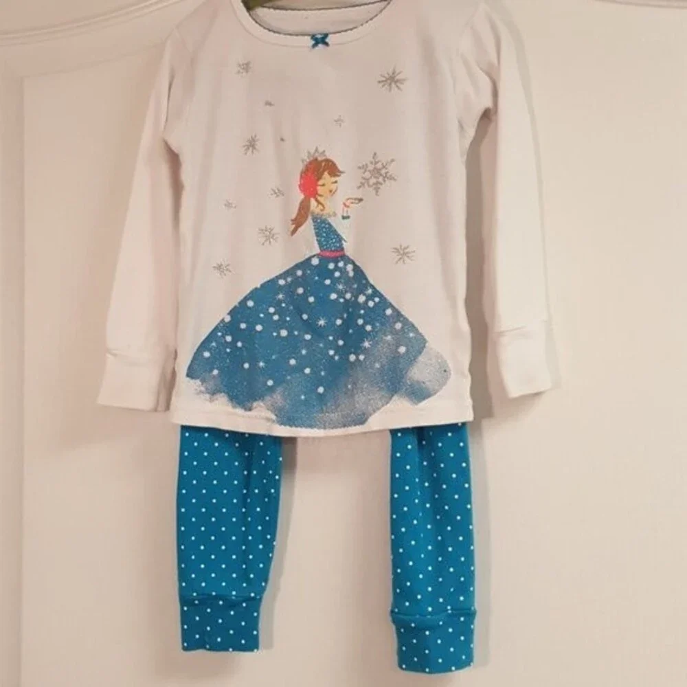 Carters frozen winter